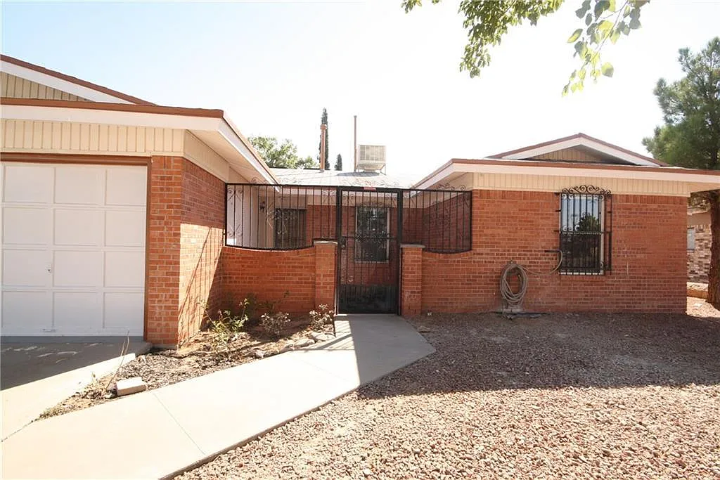 4 bed, 2.0 bath, 1536 sqft, $1,700 — Photo 2