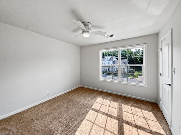5th image of 162 Alexander Blvd #162