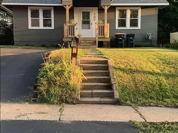 137 W Ridge St, Ironwood, MI 49938