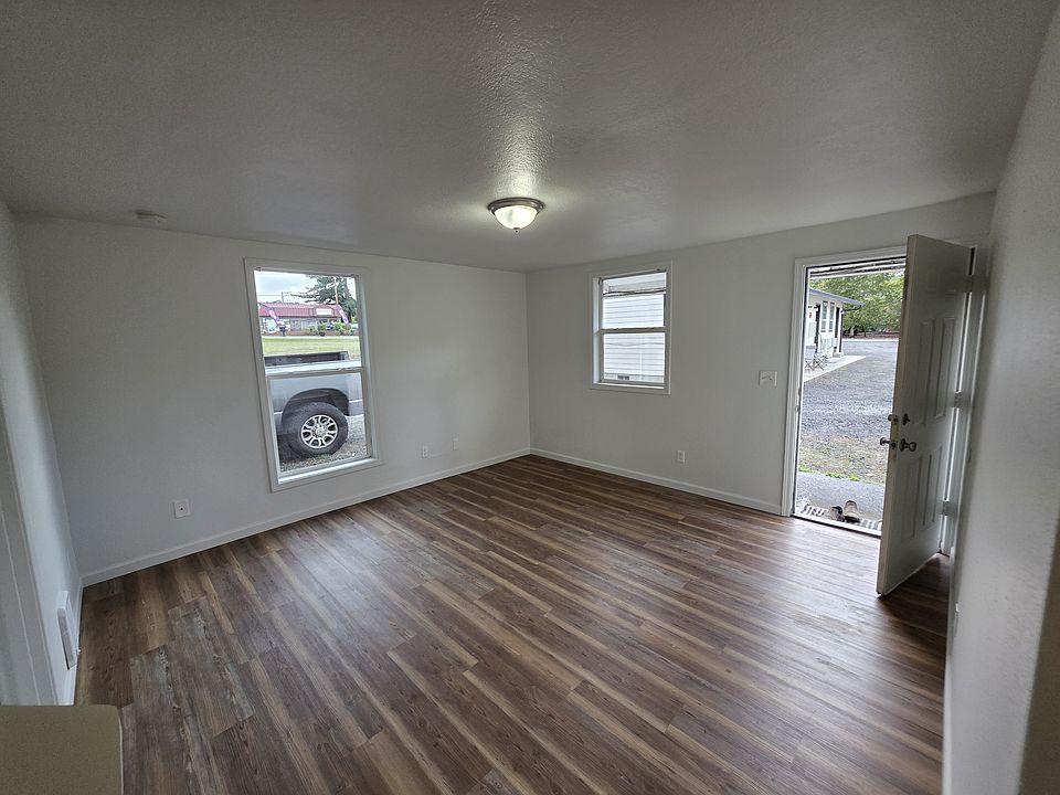 1st image of 2600 SE Orient Dr APT 5