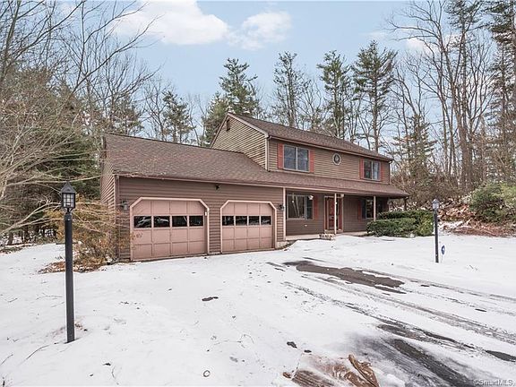 2nd image of 13 Pine Mountain Cir
