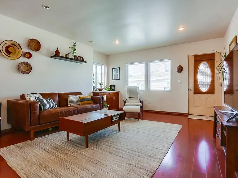 1063 Loring St — Photo 13