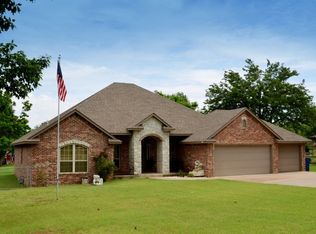 1829 W Cedar Ridge Dr, Mustang, OK 73064