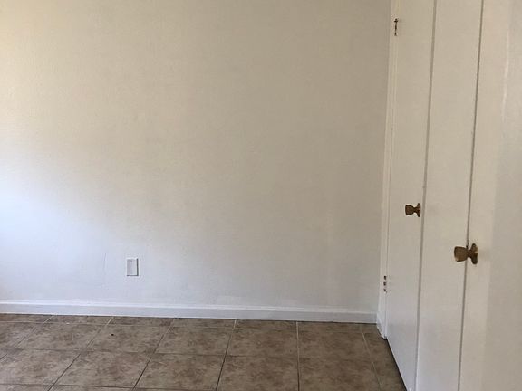 3rd image of 307 Brookdale Dr