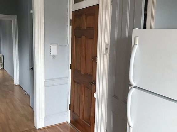 5th image of 734 Humboldt St APT 3R
