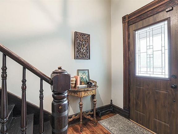 4th image of 112 Crawford St