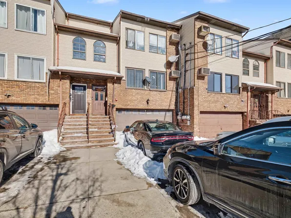 222 Roosevelt Street image 1 of 28