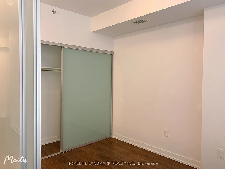 426 University Ave #910 — Photo 10