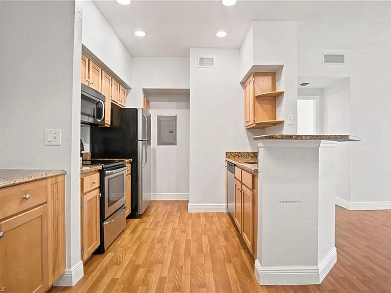 23560 Walden Center Dr #207 — Photo 11