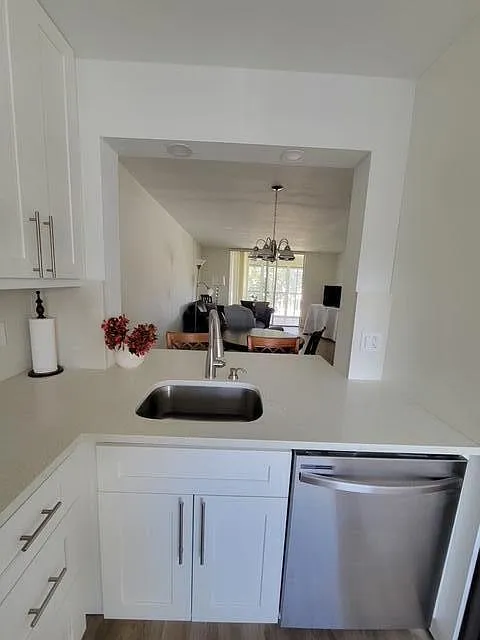 2 bed, 2.0 bath, 1044 sqft, $2,200 — Photo 3