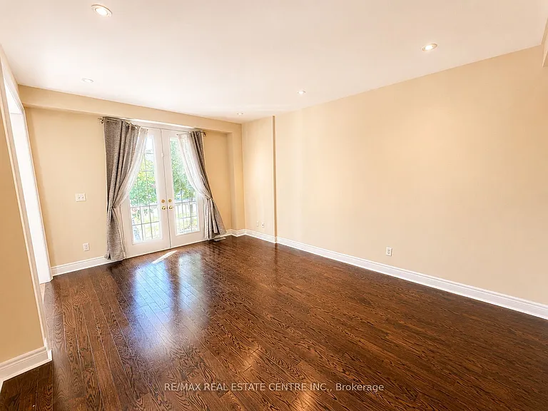 2491 Postmaster Dr — Photo 5