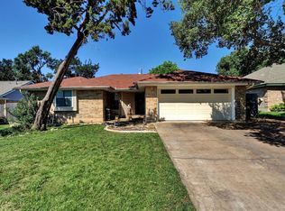 215 Pin Oak Dr, Georgetown, TX 78628