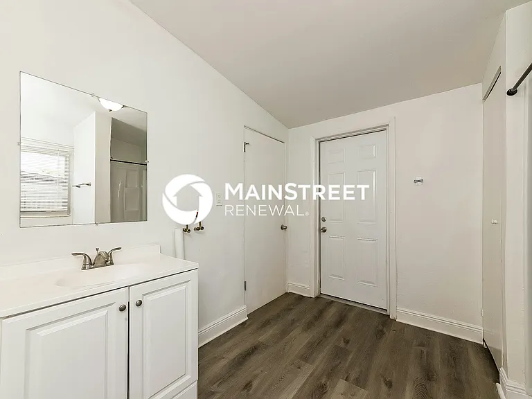 Main Bathroom