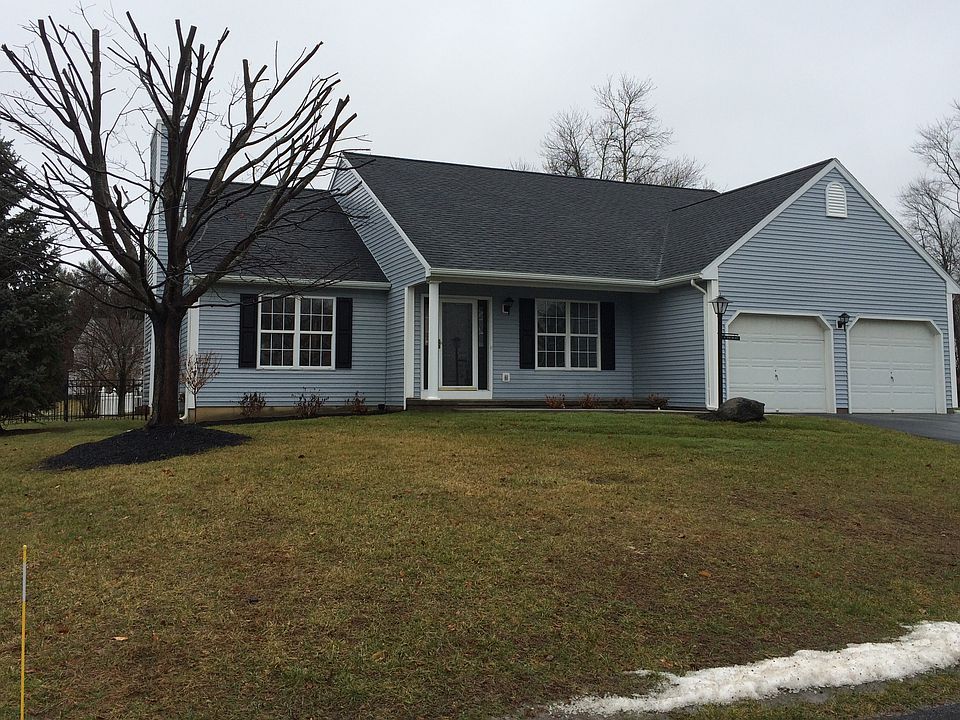 1st image of 4 Tremont Dr