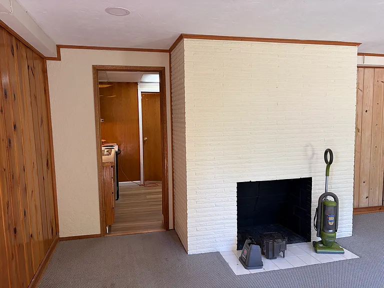 2010 NE 70th St #B — Photo 5