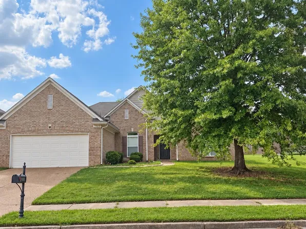 5929 Richard Place Dr, Horn Lake, MS 38637