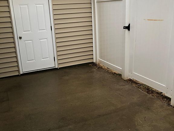 2nd image of 1913 Debonair Ln