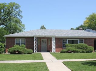 429 S Stratford Ave, Elmhurst, IL
