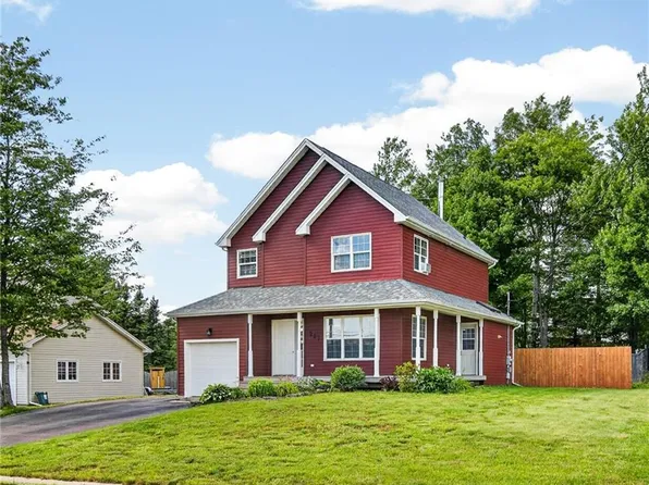 287 Manon St, Dieppe, NB E1A 7W9