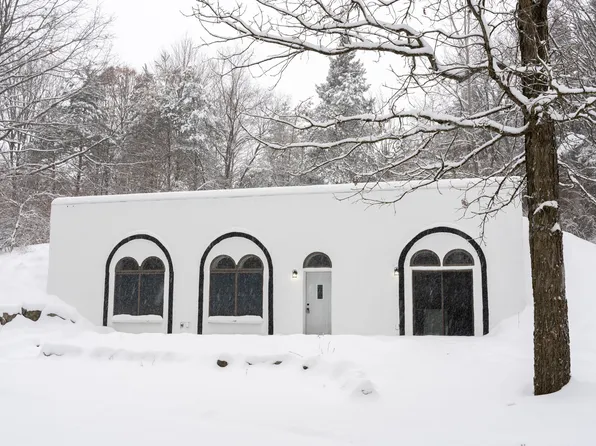 4736 S Rolland Rd, Blanchard, MI 49310