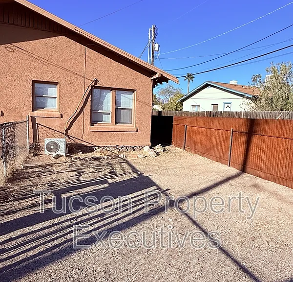 724 E Drachman St — Photo 14