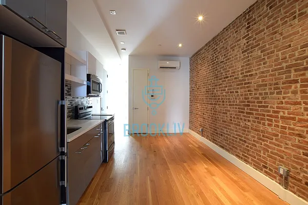 Rented by null | media 44