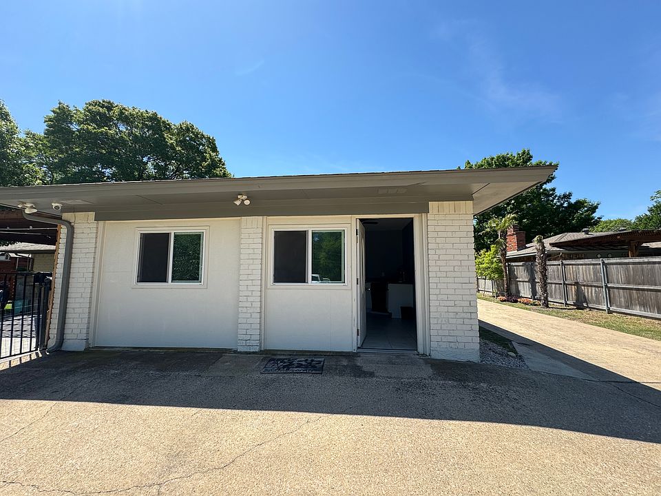 1st image of 3205 Greenbriar Ln