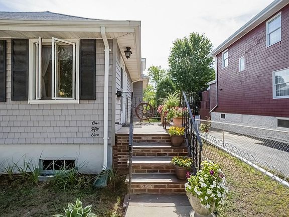 4th image of 151 E Elm Ave