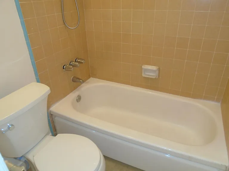 322 N Prospero Dr #4 — Photo 16