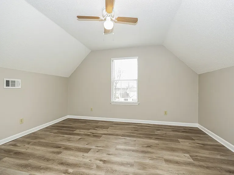 805 Forest Ridge Dr — Photo 14