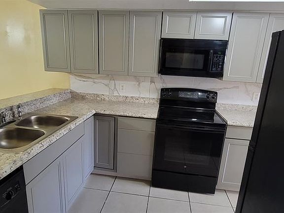 3rd image of 1858 Foxhall Cir #1405