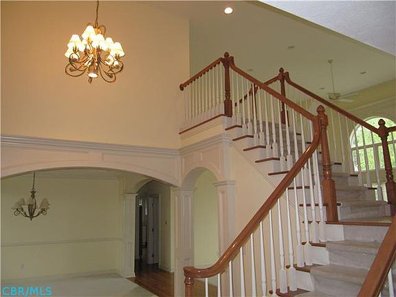 2nd image of 4433 Wyandotte Woods Blvd