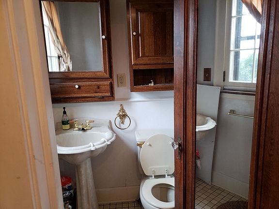 5th image of 117 Eau Claire Blvd