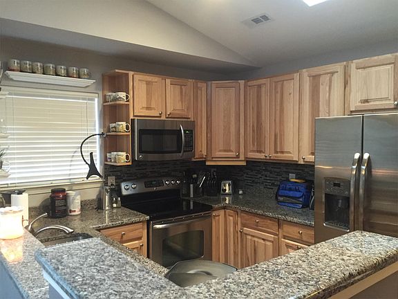 4th image of 471 Crosland Ct