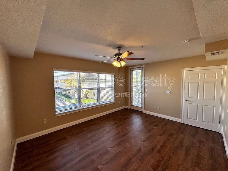 225 Seminole Blvd #212 — Photo 11