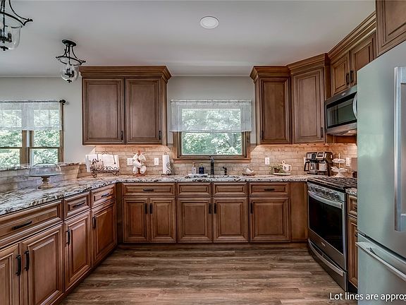 4th image of 9513 Artz Rd
