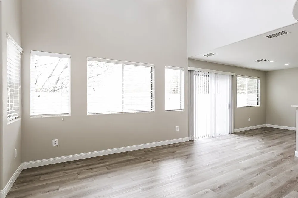 3 bed, 2.5 bath, 1398 sqft, $2,070 — Photo 4