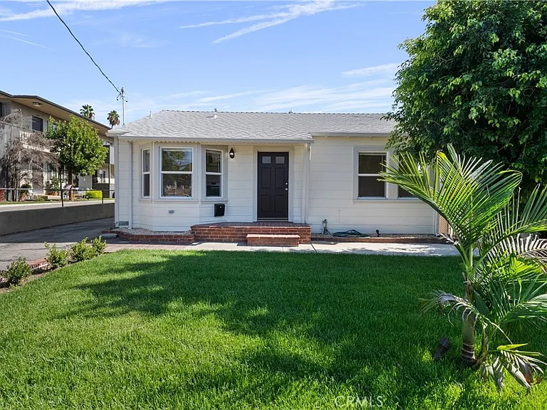 3820 Orangedale Ave — Photo 1