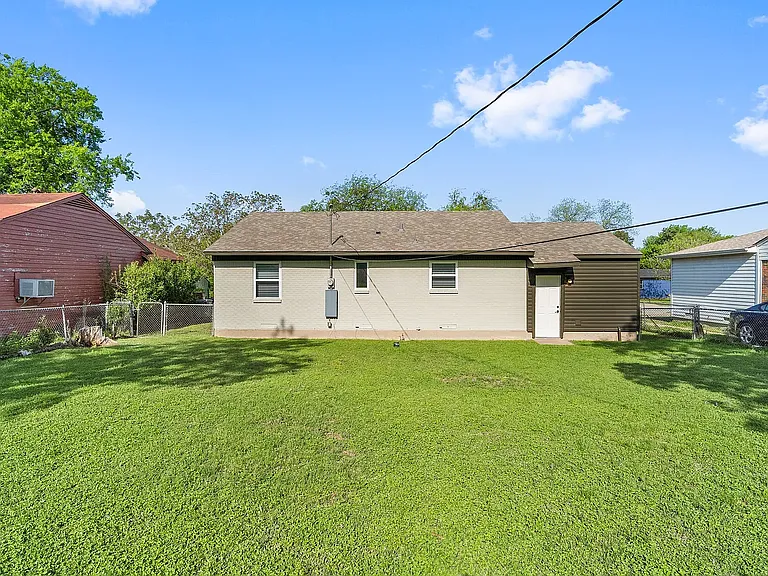 3308 Alaska Ave — Photo 10