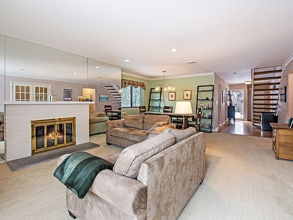 95 Brush Hollow Close