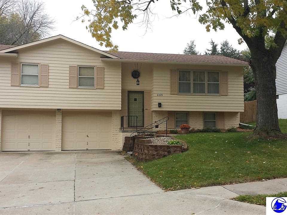 1st image of 4935 S 91st St