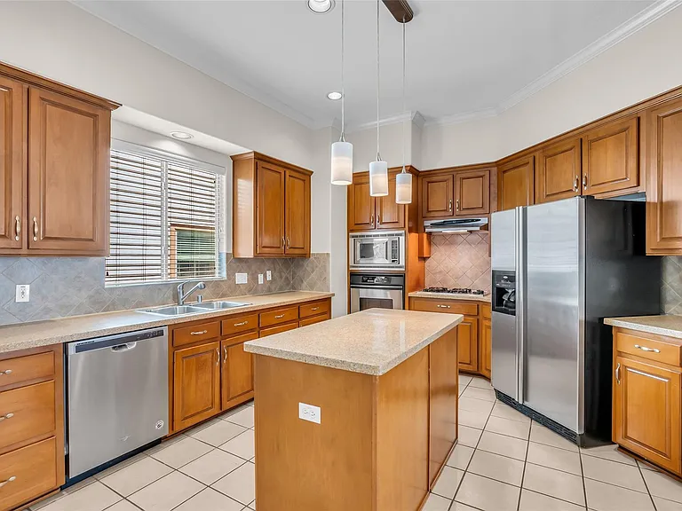 2123 Stacy Knl — Photo 11