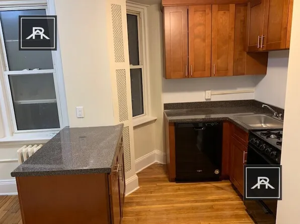 1786 Beacon St #2A, Brookline, MA 02445