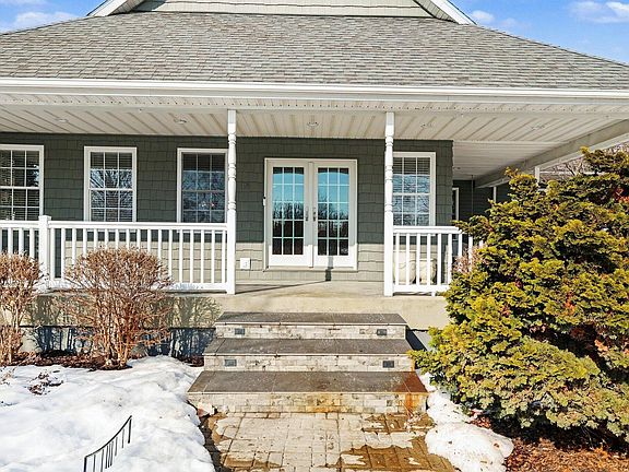 5th image of 71 Kristin Dr