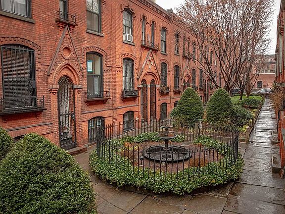 2nd image of 23 Warren Pl #1