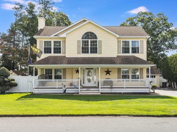 1427 5th Street, West Babylon, NY 11704