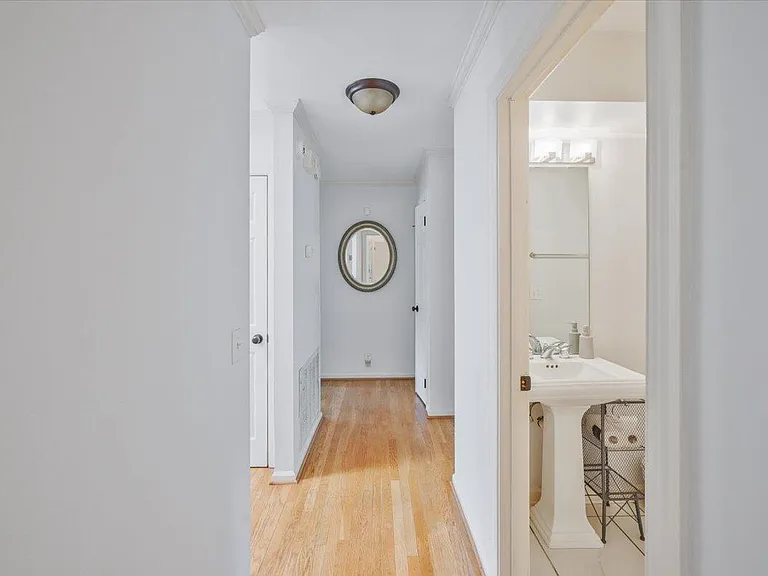 206 Westchase Dr — Photo 7