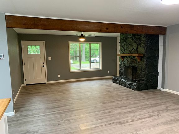 4th image of 1206 Pine Dr