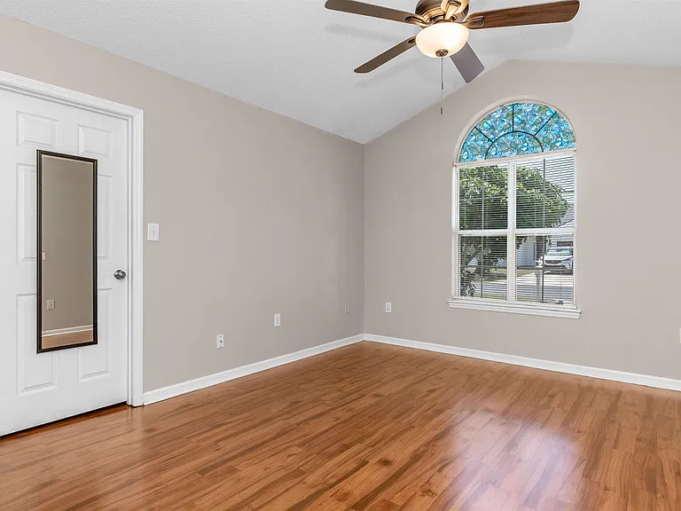 112 Dusty Trail Ln — Photo 17