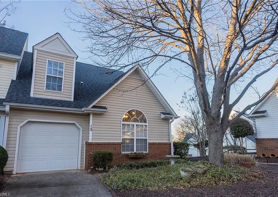 1st image of 10 Hudson Cir
